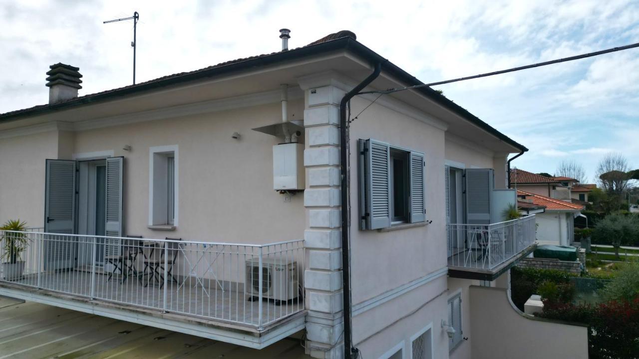 La Brise Hotel Marina di Pietrasanta Exterior foto